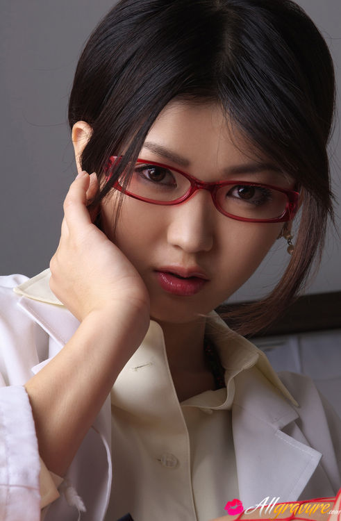 Noriko Kijima Asian is erotic doctor with red fishnets and specs